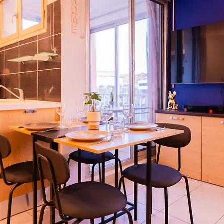 Apartment Cap D'agde A 50m Du Port Avec Piscine